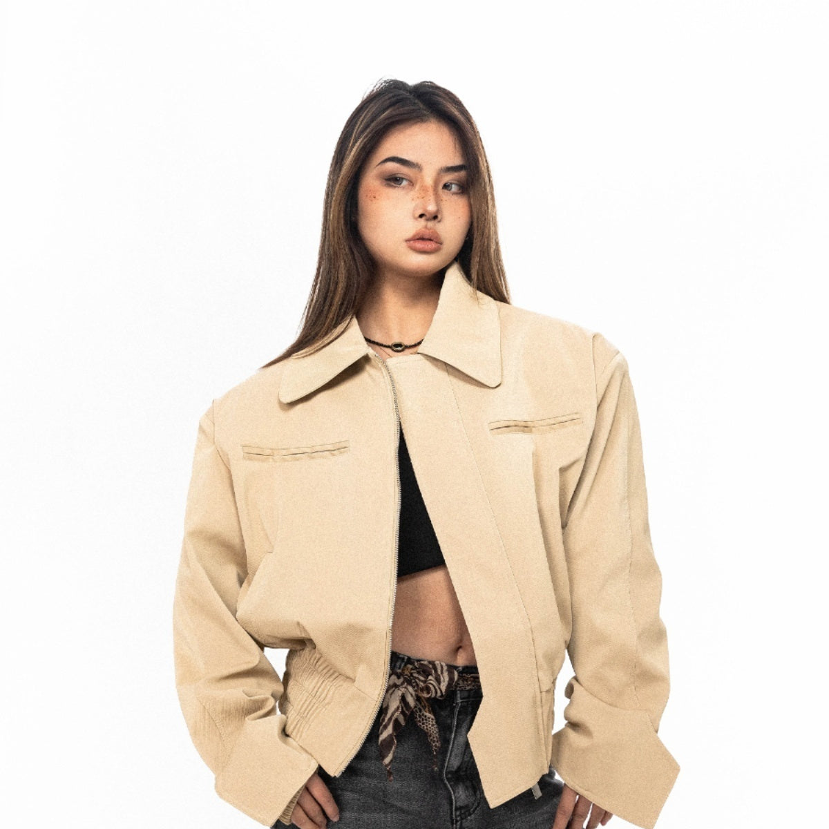 Cappotto con spalle imbottite nero opaco lucido da donna