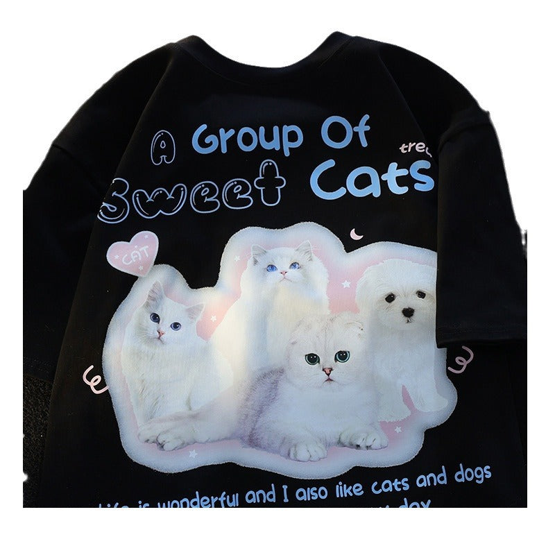 Sød T-shirt med katteprint og korte ærmer