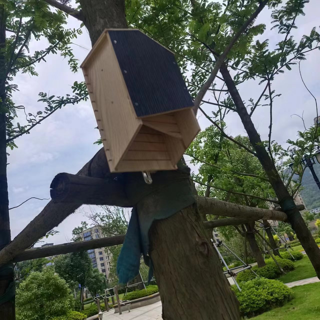 Wooden Bat Nest Hanging Outdoor Garden Eaves Bat Habitat