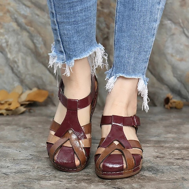 Stitched round toe women's sandals
