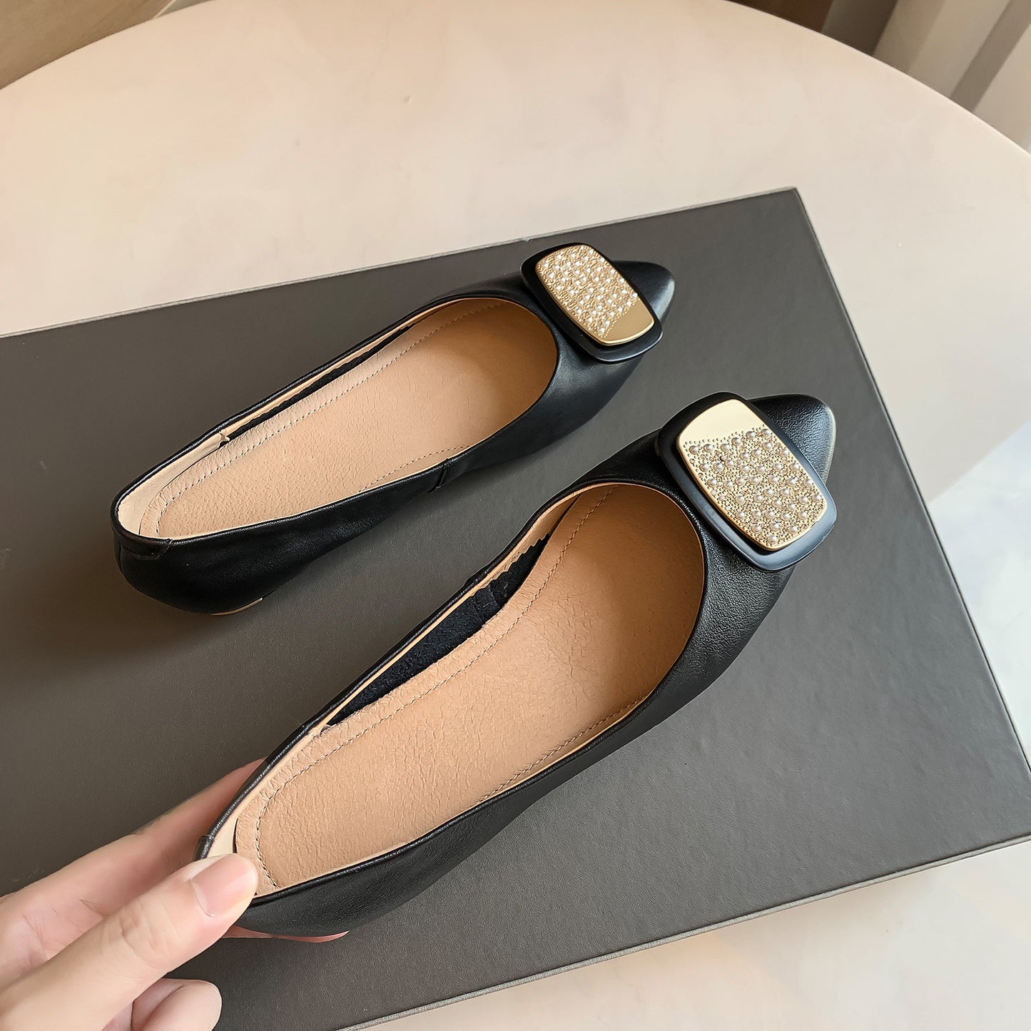 Shallow Flat Shoes With Soft Sole And Soft Surface