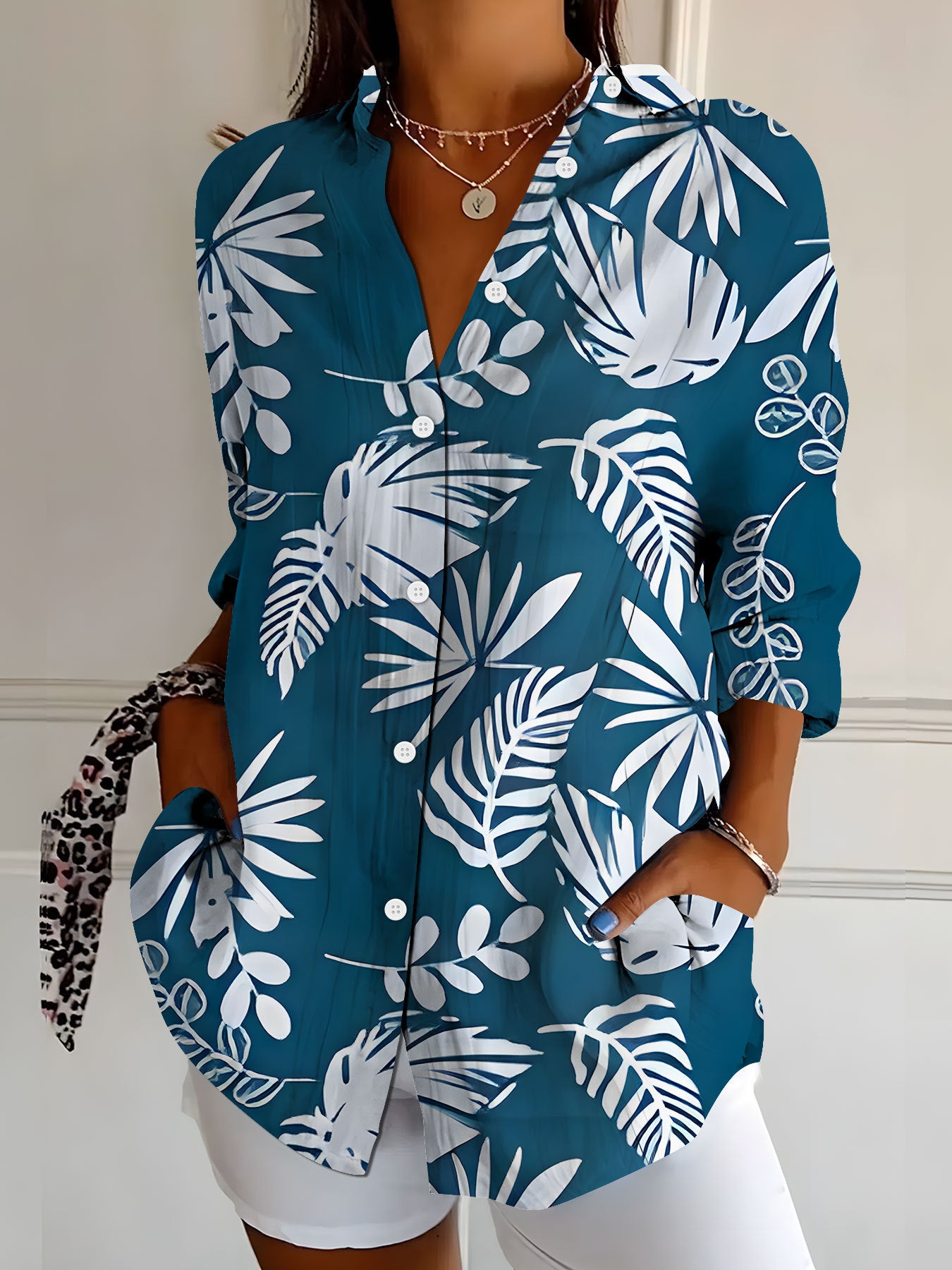 Womens Hawaiian-Style Floral Long-Sleeve Resort Shirt For Summer