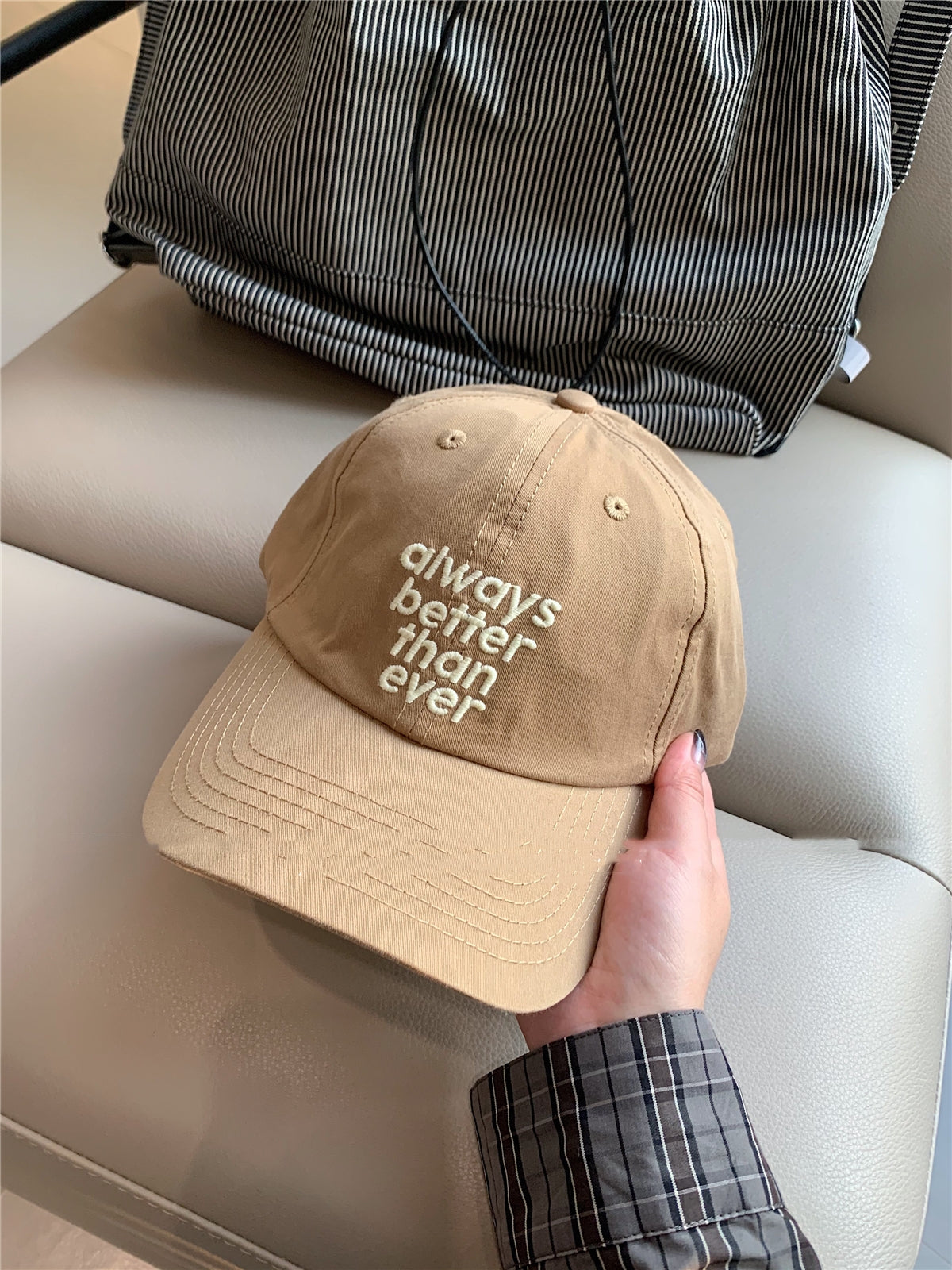 Lu Xi Korean Style Embroidered White Wide Brim Baseball Cap For Women