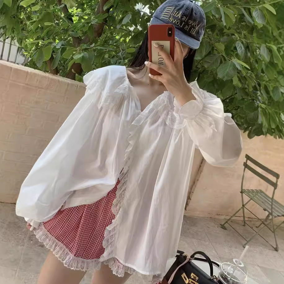Autumn New Design Sense Sweet Holiday Lace Embellished Loose Sun Protection Shirt