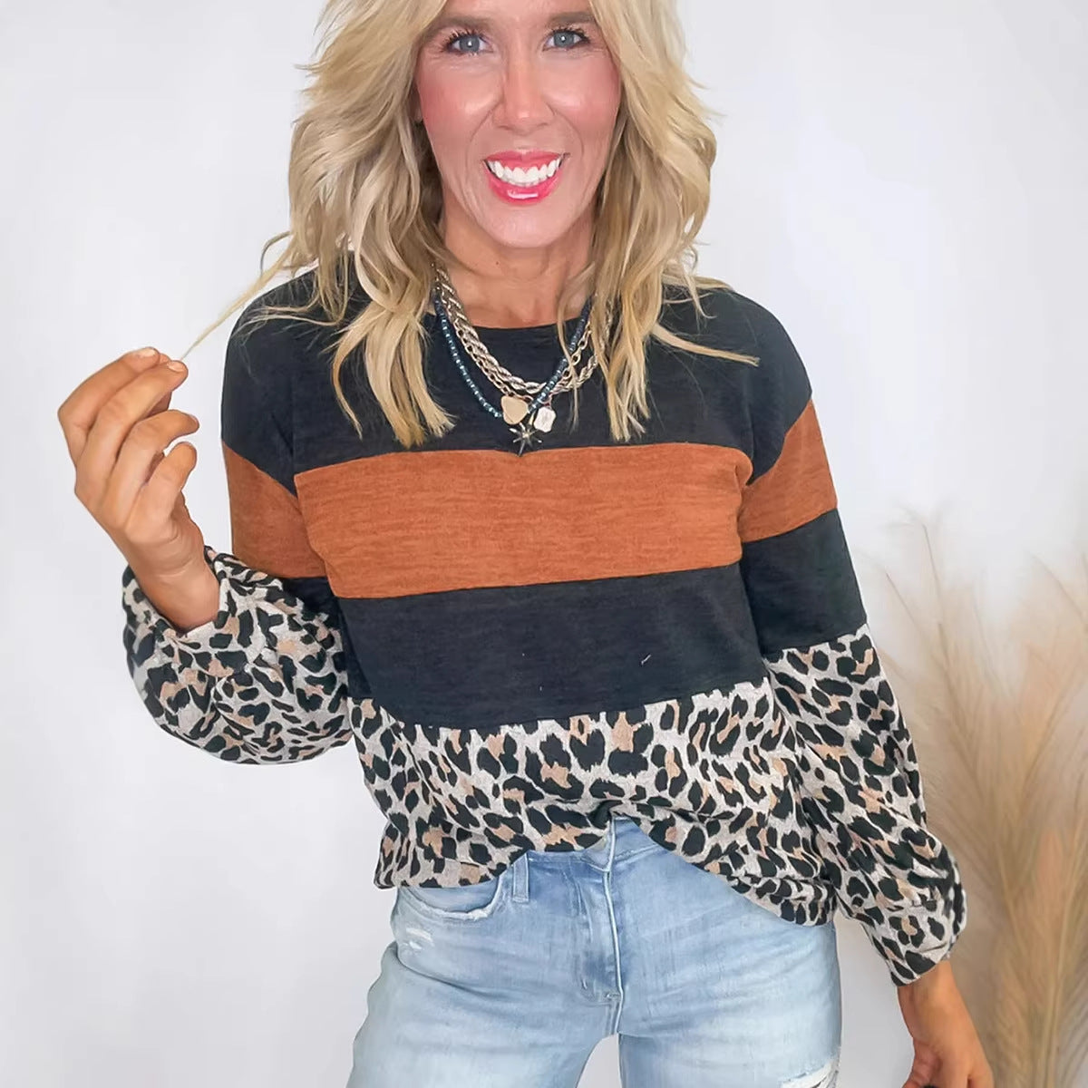 New Casual Crew-neck Sweatshirt With A Color-block Print