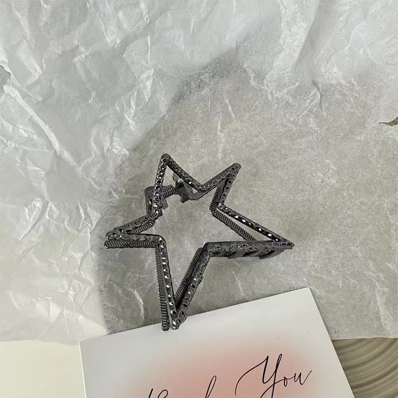 High Sense Metal Heart Grip Simple