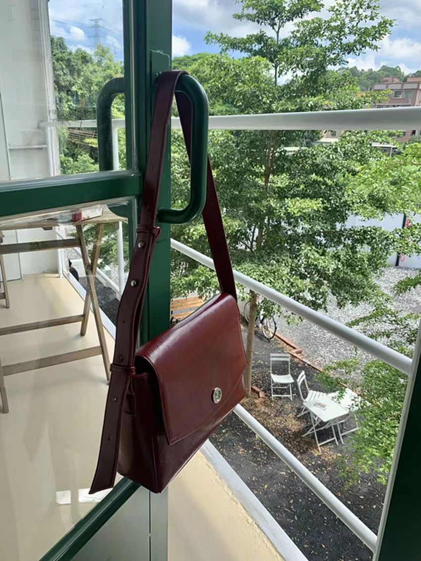 Large Capacity Tote Retro Textured Commuter Bag
