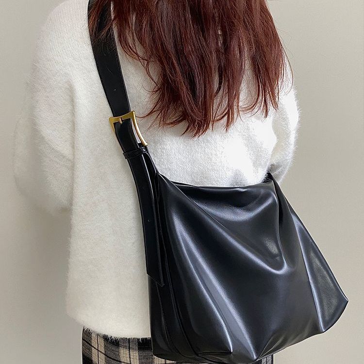 Special-interest Design New Large Capacity Versatile Shoulder Messenger Bag