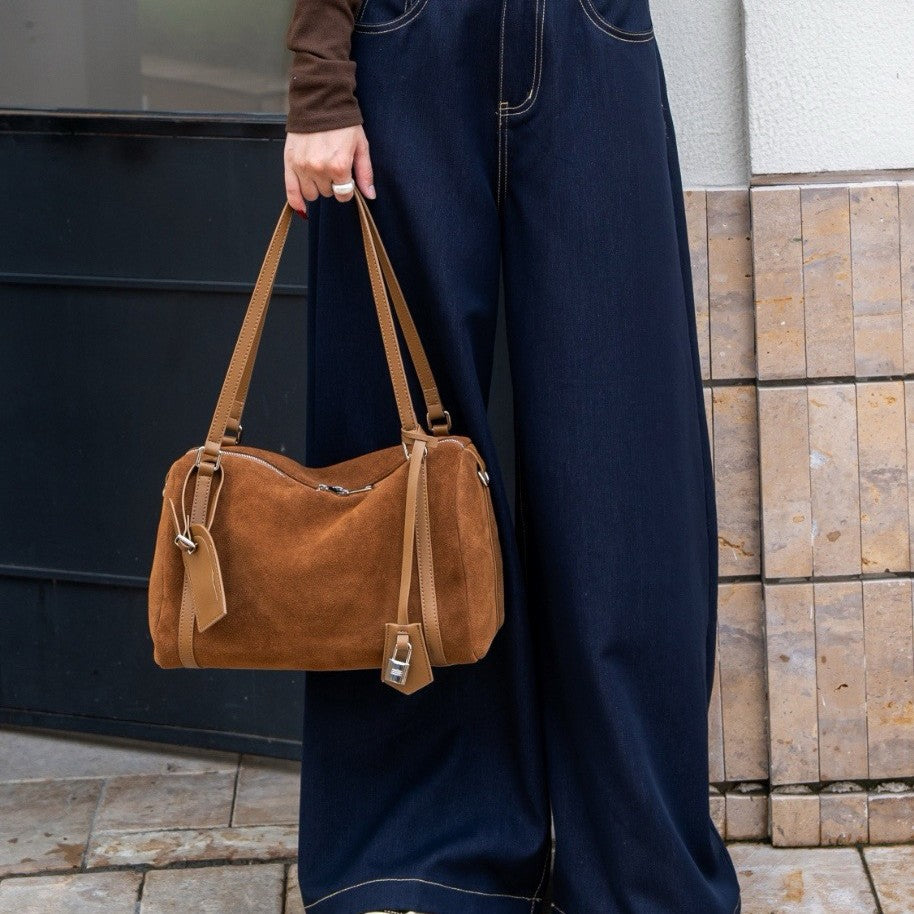 Retro Versatile High-capacity Suede-velvet Shoulder Bag For Commuting