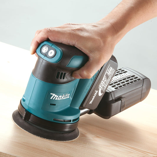 Makita Sladdlös Excentrisk Slipmaskin, 11000 varv/min, 18V, 5 A, Blå/Svart