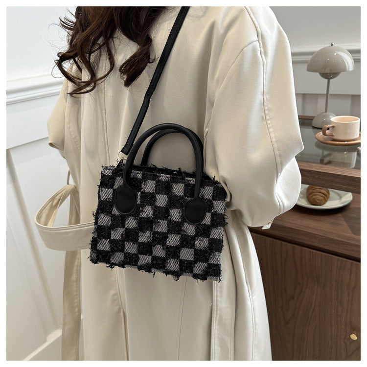 Plaid New Korean Style Fashionable Trendy One-shoulder Winter Textured Messenger Bag