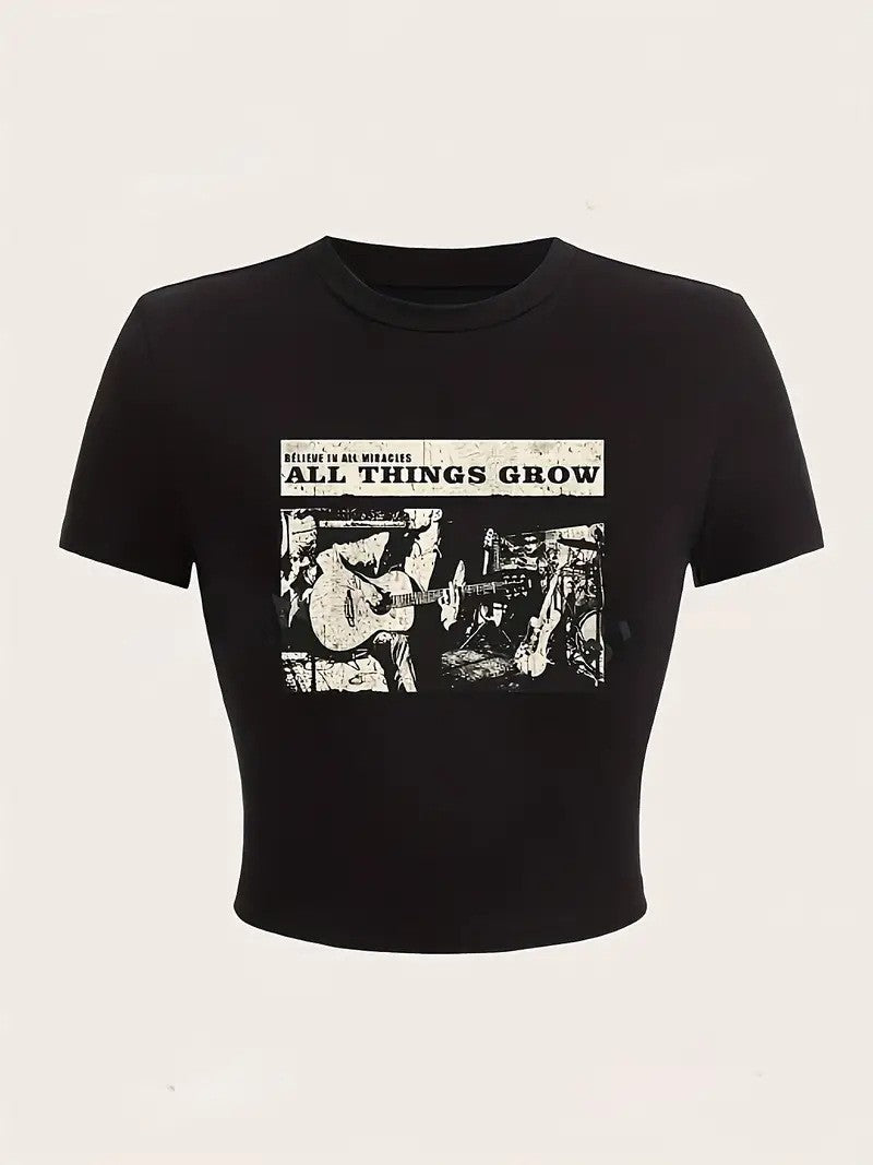 Croppet T-shirt med print til kvinder