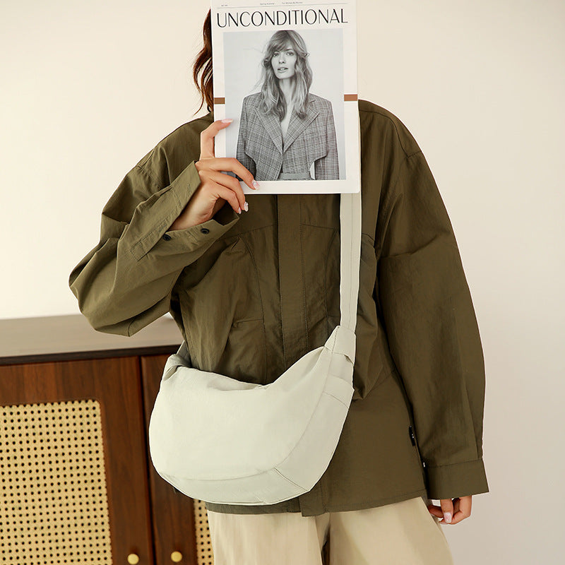 High-capacity Shoulder Bag Thats Both Stylish And Easy To Carry