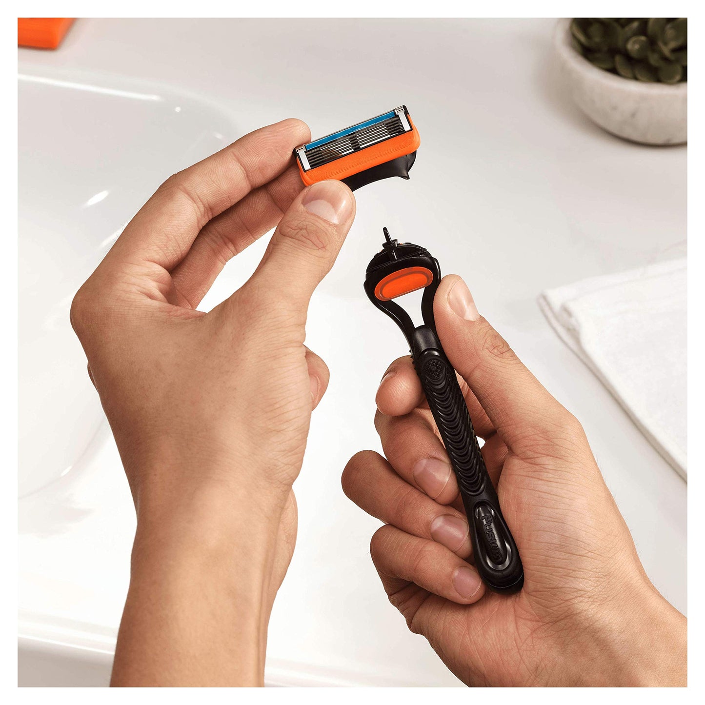 Gillette Fusion 5 Rakbladsrefiller För Män, 8 st, Med Antifriktionsblad För Upp Till 20 Rakningar Per Refill
