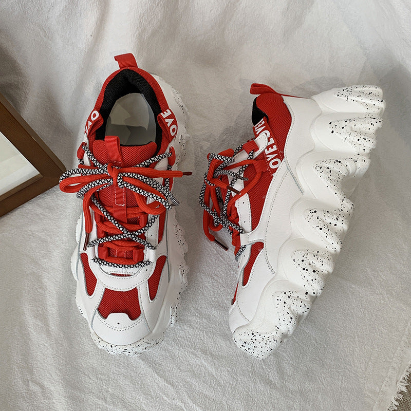 Casual sports shoes with thick soles
