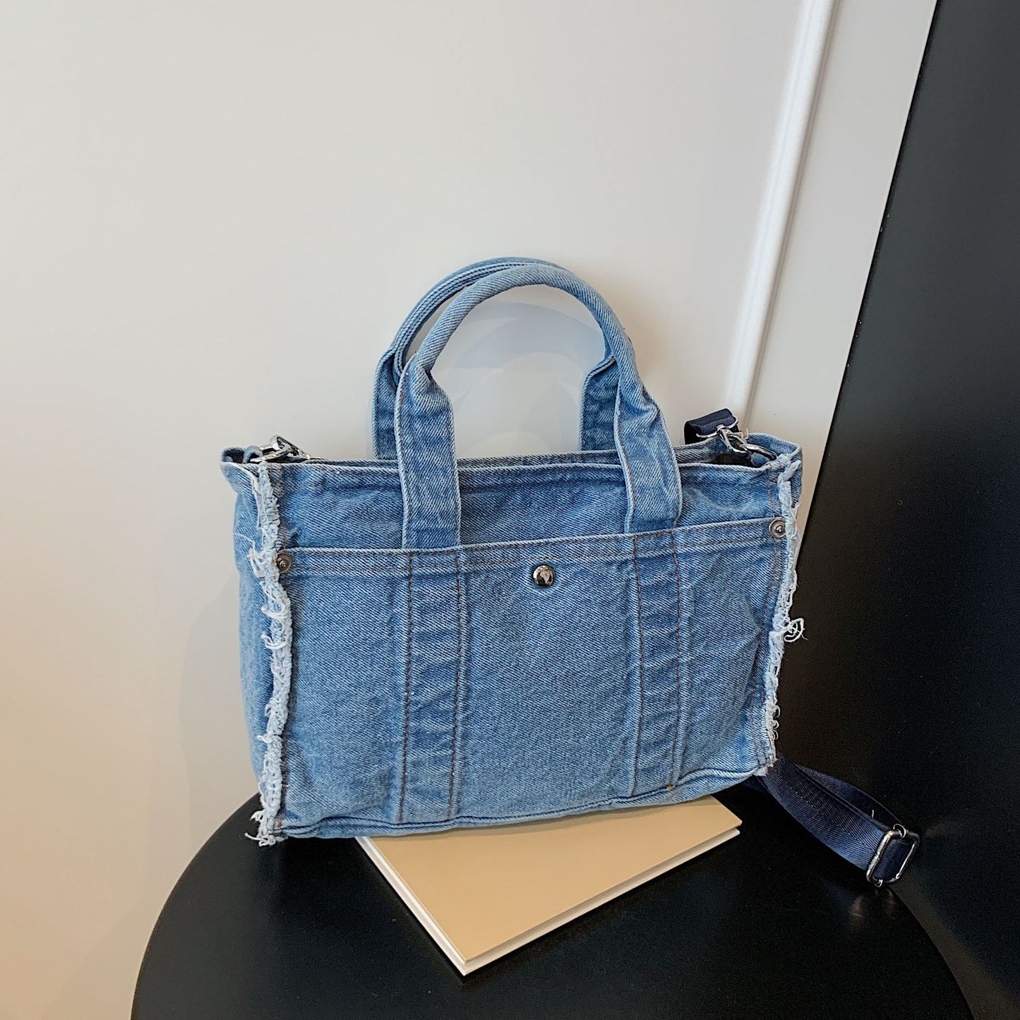 Laid-back High-Capacity Denim Tote Bag