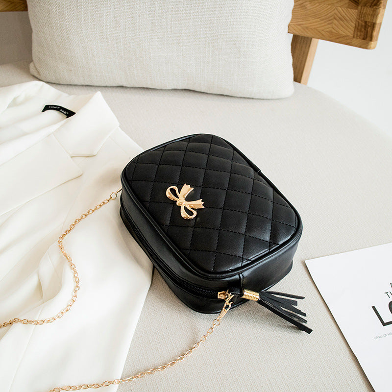 Women's Rhombus Embroidered Chain Shoulder Bag