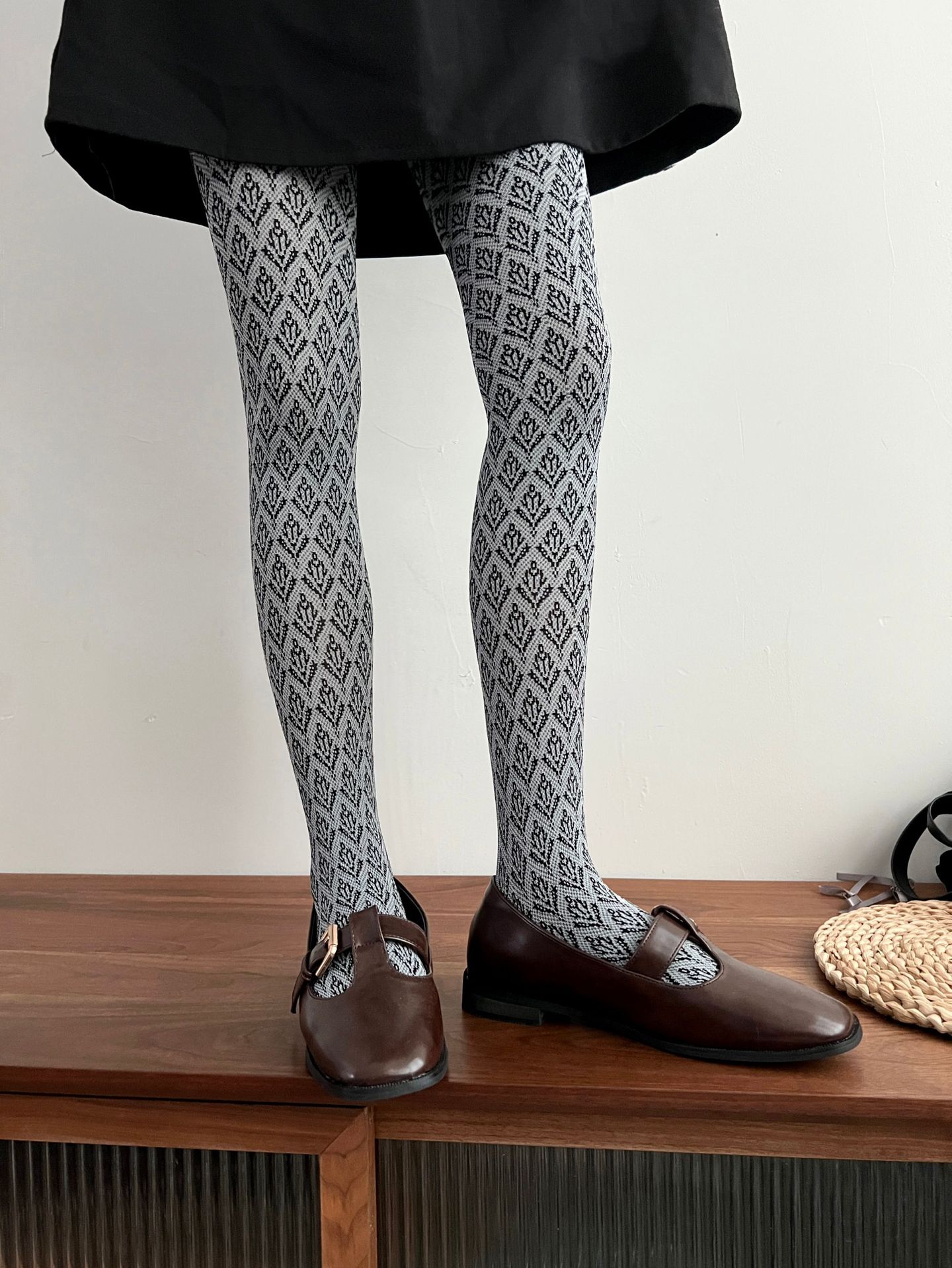 Japanese-style Retro Dark Floral Autumn Slimming White Tights