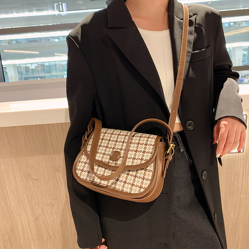 Texture Contrast Color Woolen Small Square Bag