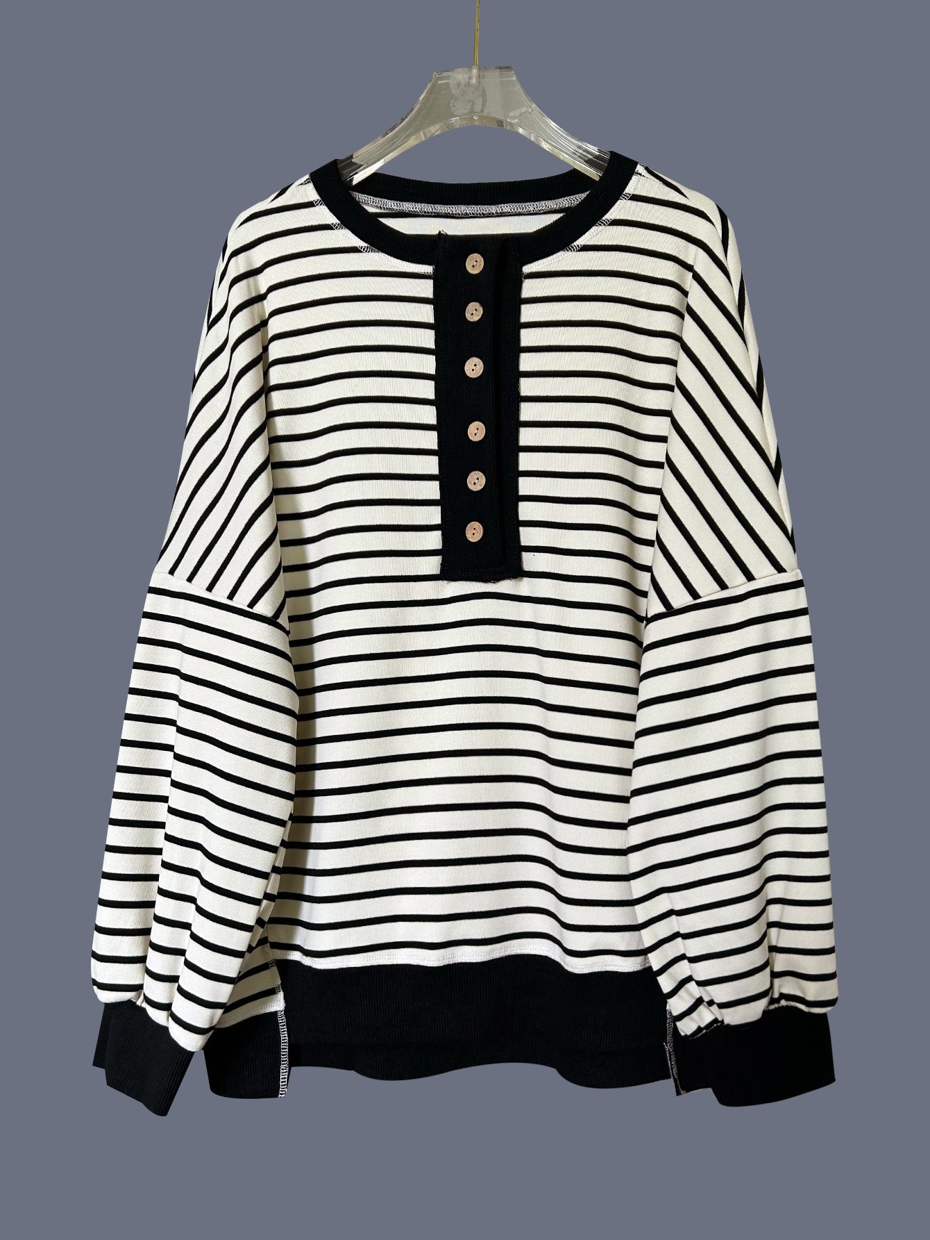 Women's V-neck Contrast-color Striped Loose-fit Long-sleeve