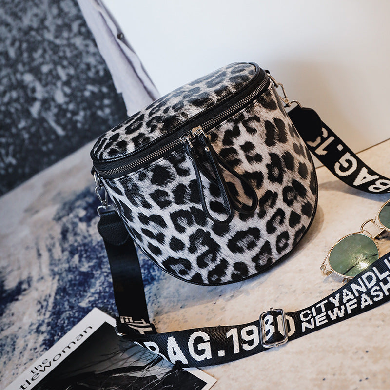 PU Casual Large Capacity Semicircle Saddle Bag