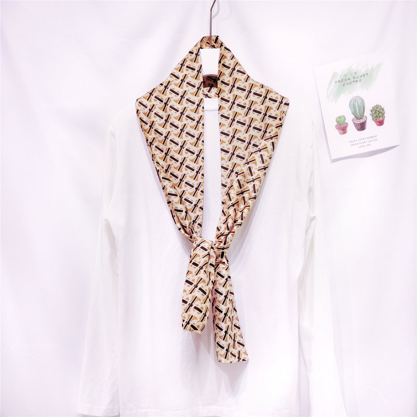 Scarf in spring, summer and autumn