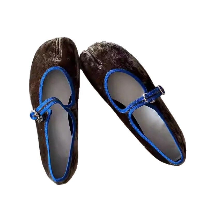Womens Stylish Ballet Flats With A Single Strap