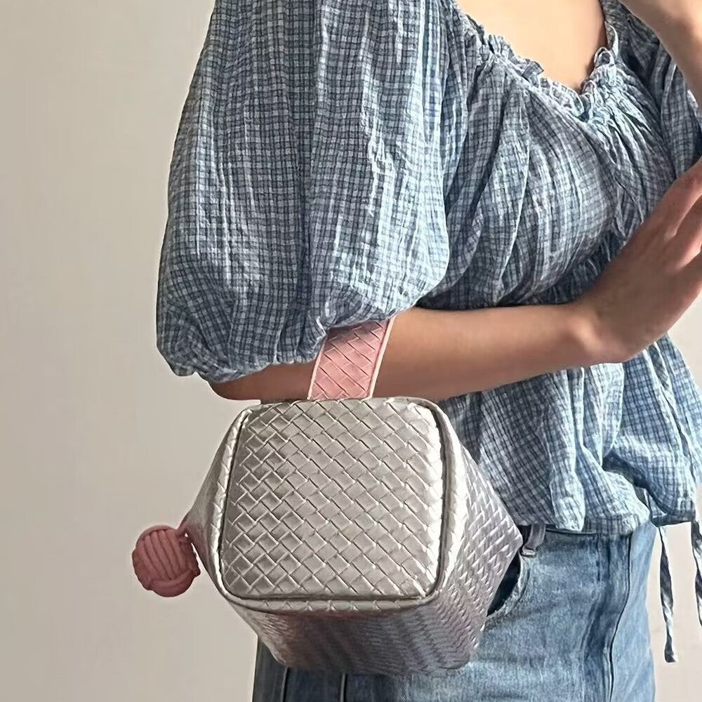 Original Color Matching Woven Hand Bag