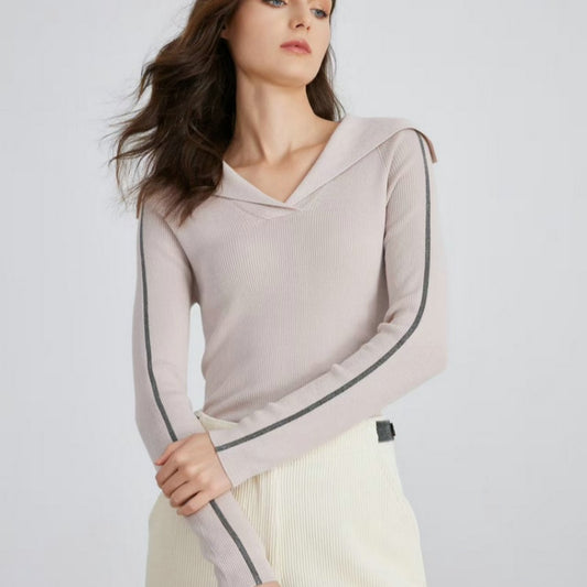 Uldsweater med stor revers og lange ærmer