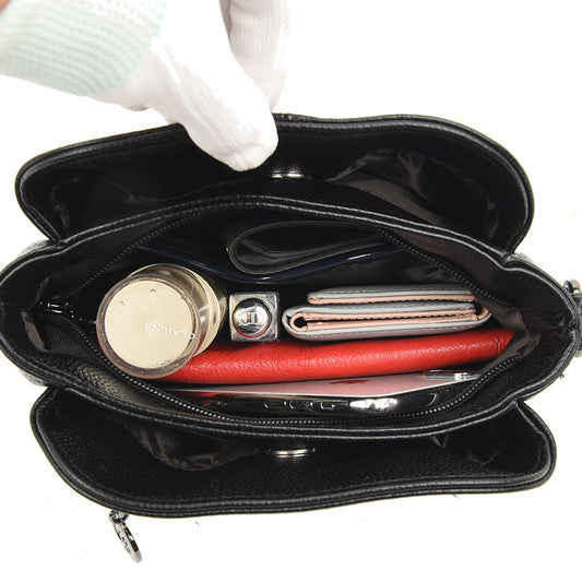 Large Capacity Simple And Stylish Commuter Bag