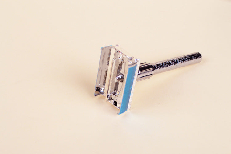 Simple classic men's vintage manual razor
