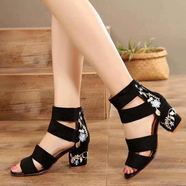 Thick Heel Elegant Retro Open-toed Embroidered Shoesomen