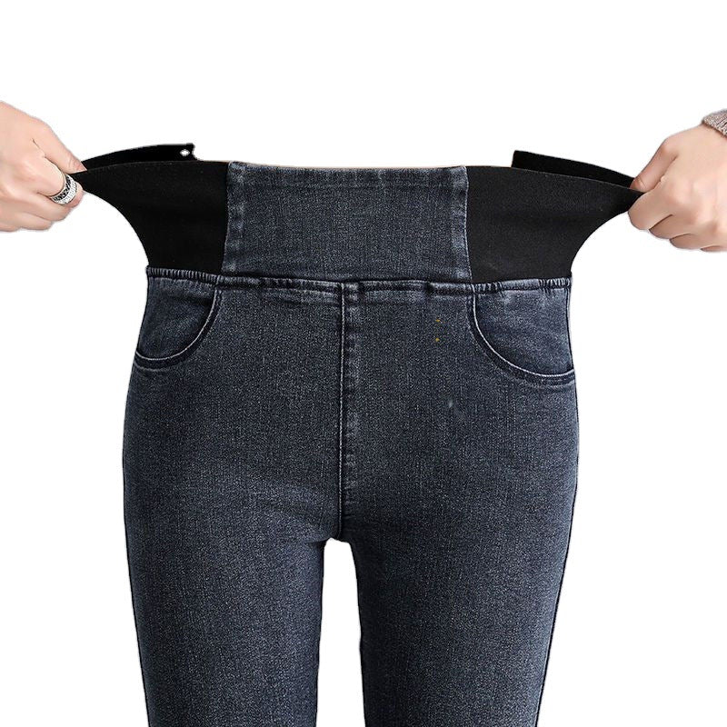 Women's high-rise velvet jeans