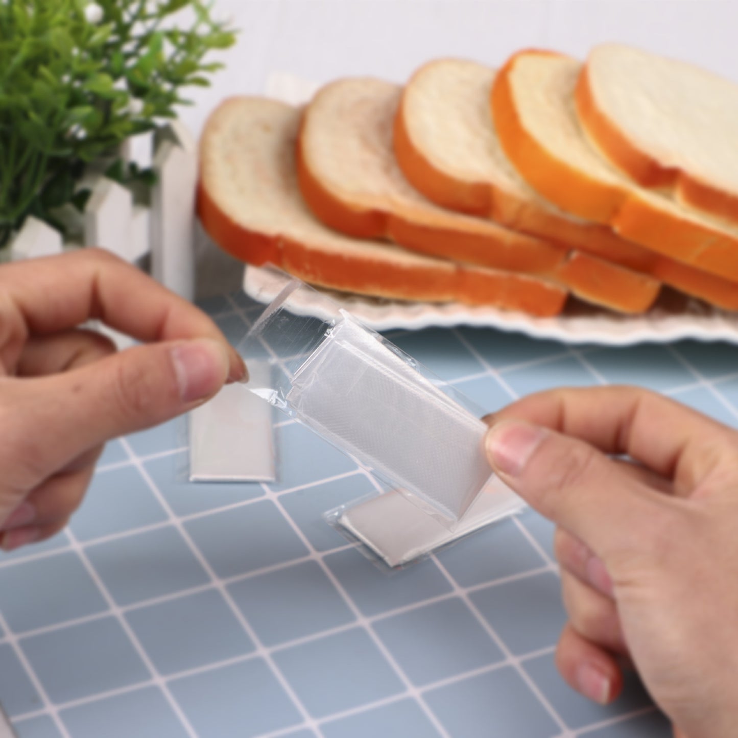 Disposable Gloves Individually Packed Thickened