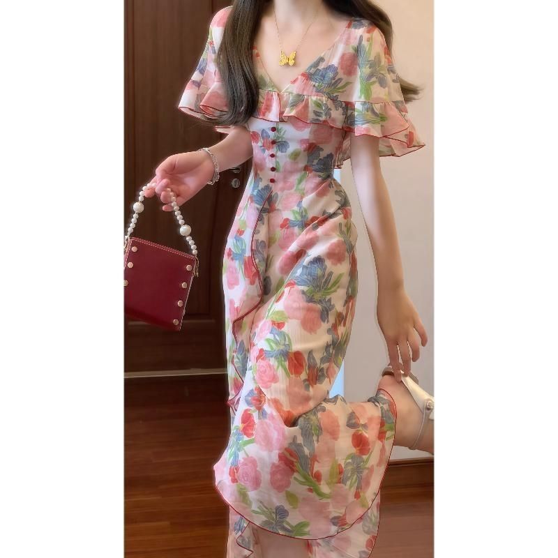 Ruffled Cape-collar Floral Dress With A Cinched Waist Exuding An Elegant Aura