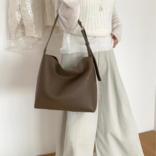 Soft-leather Tote Bag For Commutingsophisticated