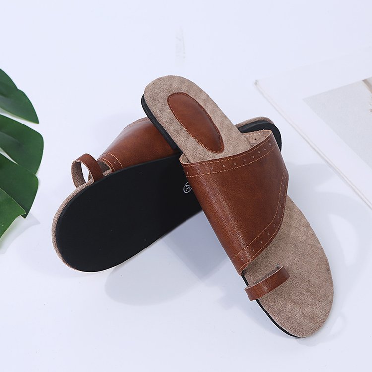 Toe Covering Retro Flat Bottom Casual Sandals