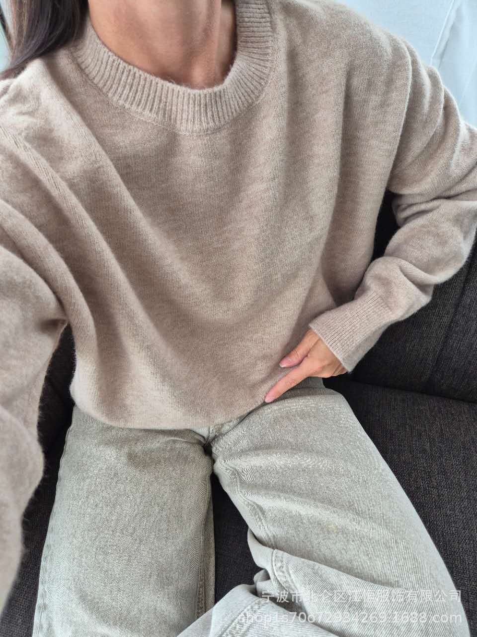 Relaxed Laid-back Short Knit Long-sleeve Crewneck Pullover