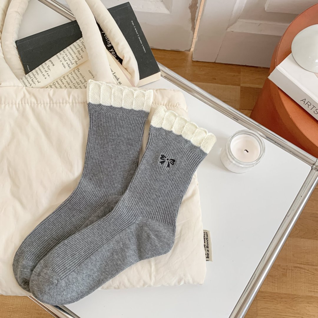 Autumn Double-Needle Petal Embroidery Colorblock Mid-Calf Socks