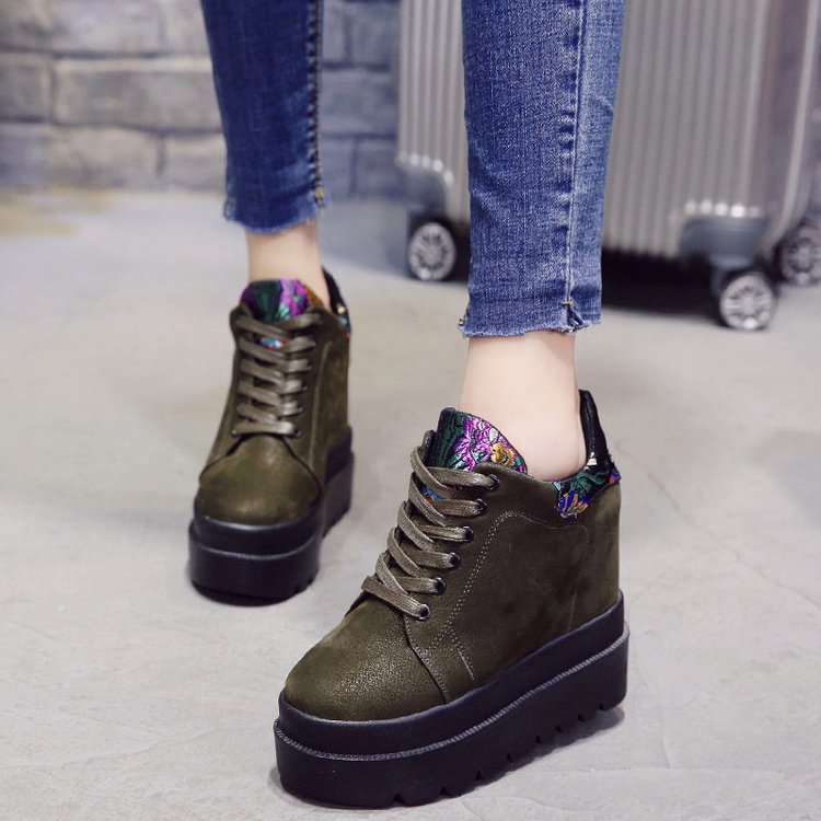 Spring thick bottom increased round head embroidery high heel waterproof platform shallow mouth lace single shoes super high heel women's shoes wholesale