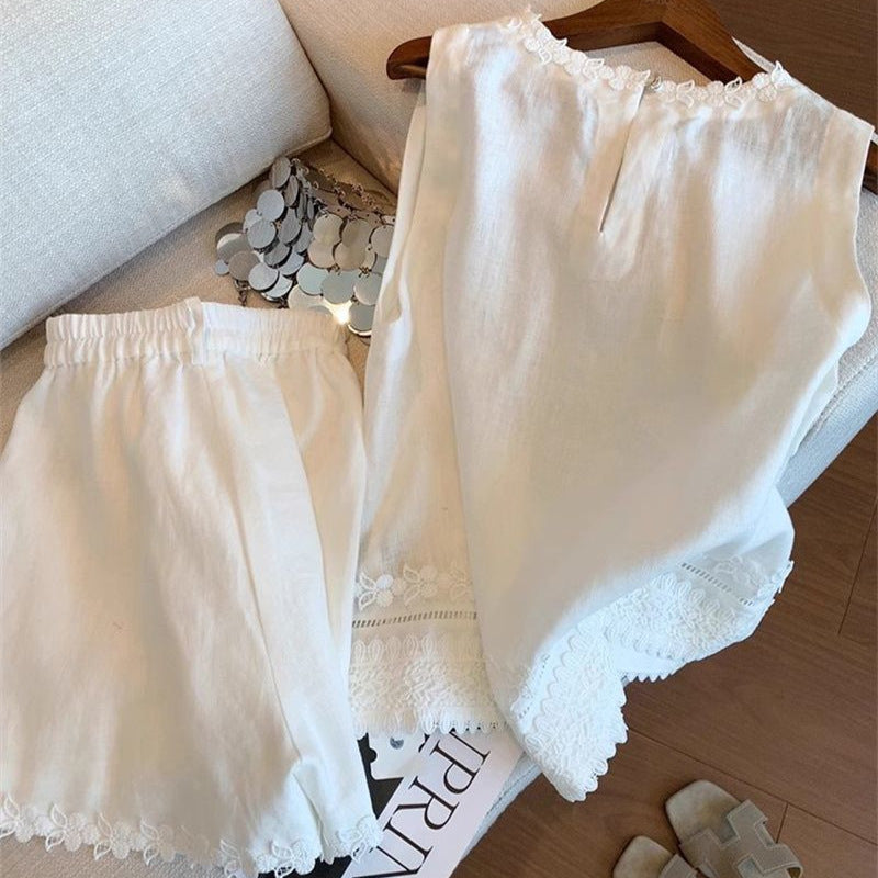 Two-piece Set Featuring Sophisticated Minimalist Casual Shorts