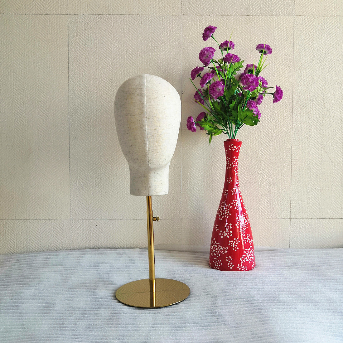 Cloth Head Mold Can Be Inserted Into The Headwear To Display The Mannequin Head