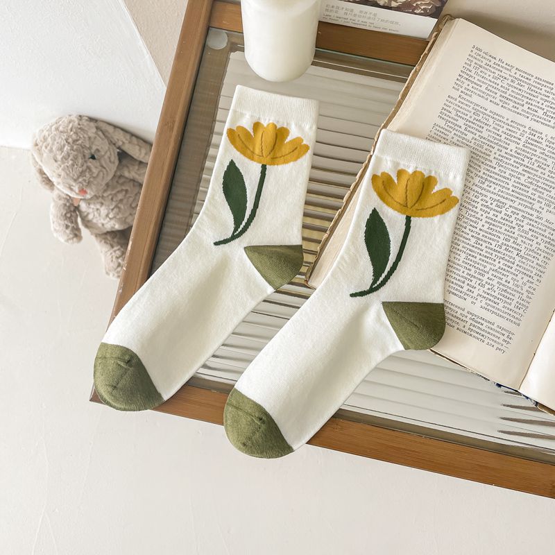 Women's Retro Autumn Simplicity All-match Flower Tube Socks Combed Cotton