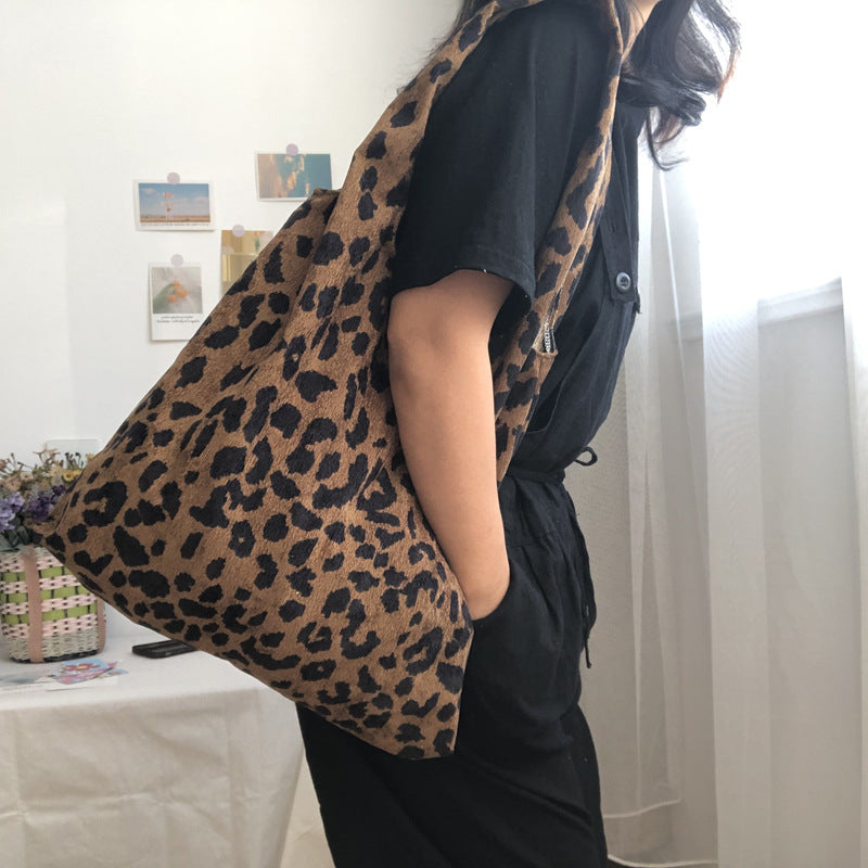Leopardmønstret kunstnerisk vintage-skuldertaske til kvinder