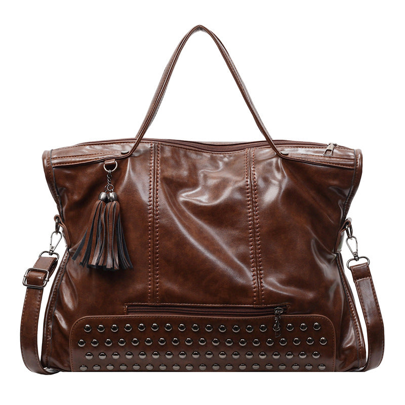 Women's New Fashion Rivet Large Capacity Portable Messenger Bag