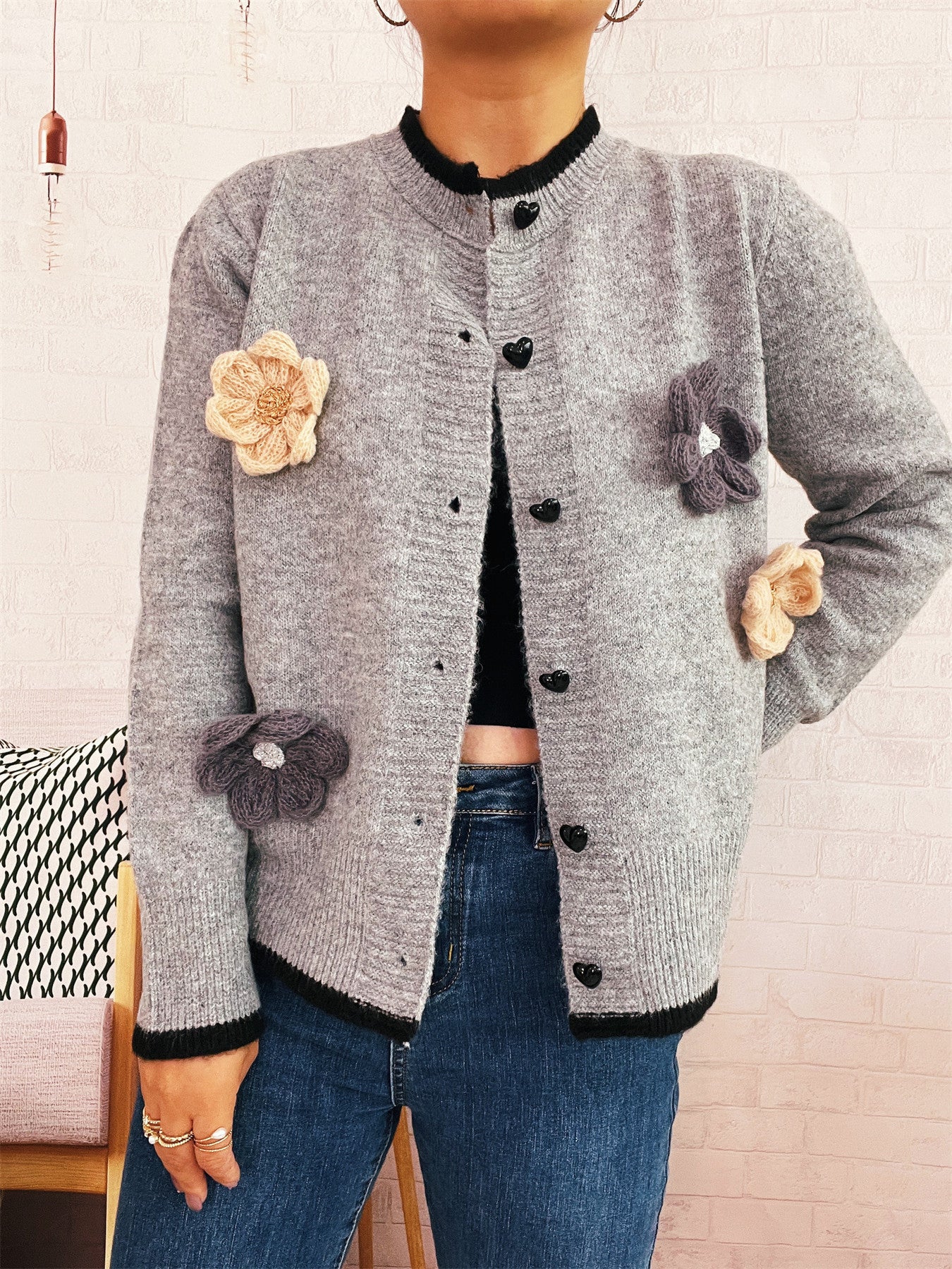 Casual Three-dimensional Flower Decoration Contrast Color Round Neck Knitted Sweater