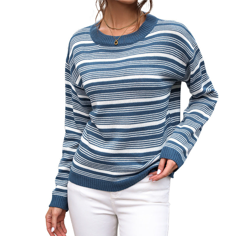 Langærmet stribet sweater med rund hals til kvinder