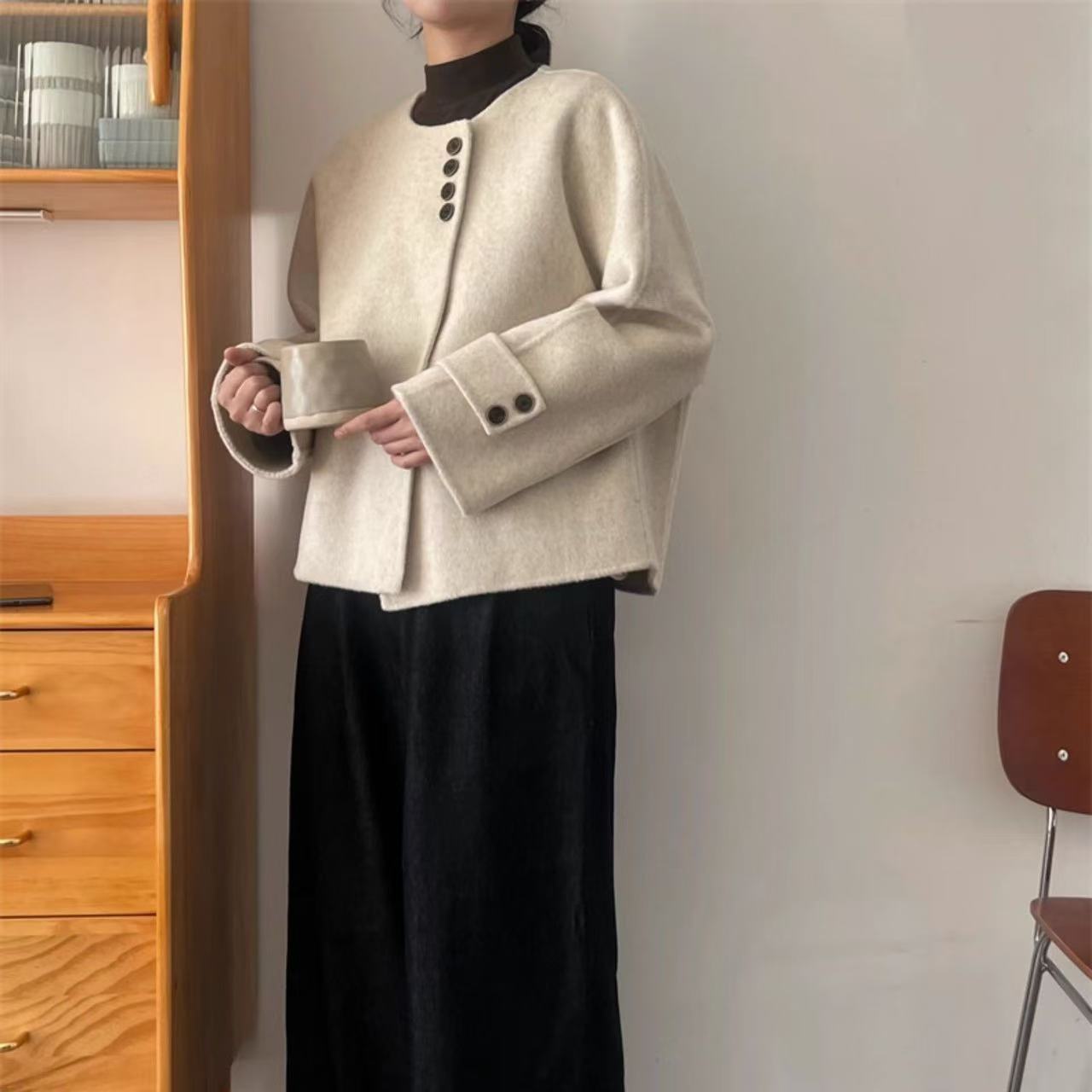Autumn And Winter New Design Sense Creamy-white Short Woolen Coat Women