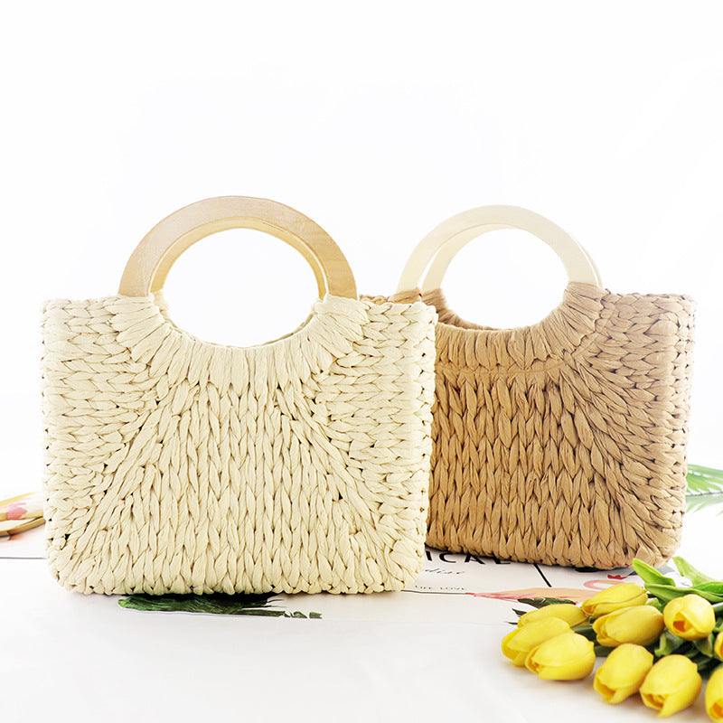Fashionable Straw Bag With Round Wooden Handle