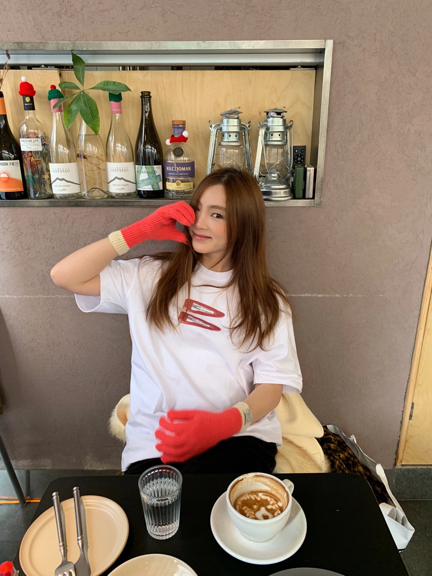 Loose White Bottoming Round Neck Top